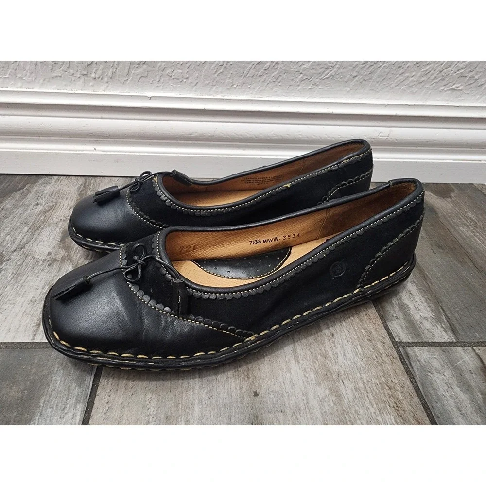 Born Mindy Slip On Comfort Loafer Black Leather Buckle Witchy  Flats Size 6.5M